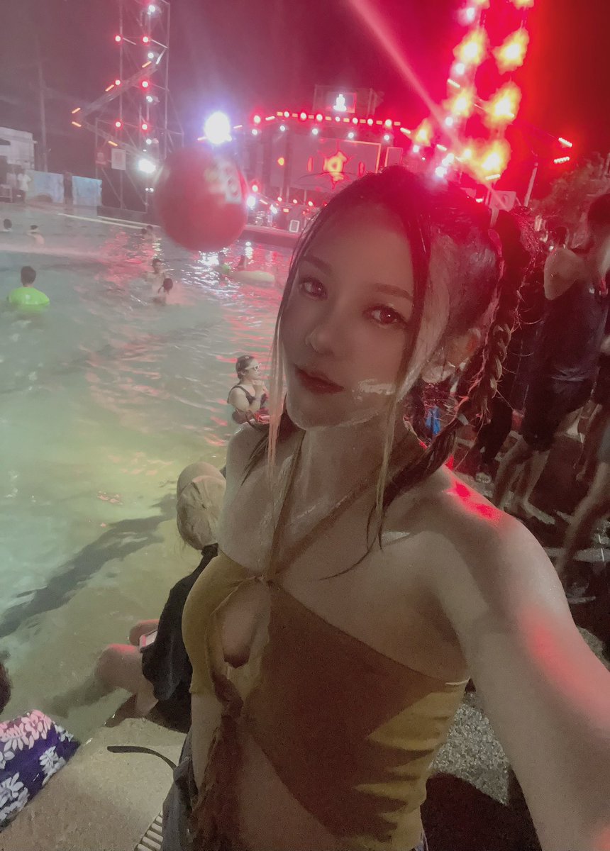 nathicheeze's tweet photo. เมื่อคืนเละเป็นโจ๊ะเลย
เปียกฉ่ำมาก 13/4/24 #Timethai #SplashPoolparty #Koratsongkranfestival #Themallkorat #Songkran2024 https://t.co/OMHZiX27ks