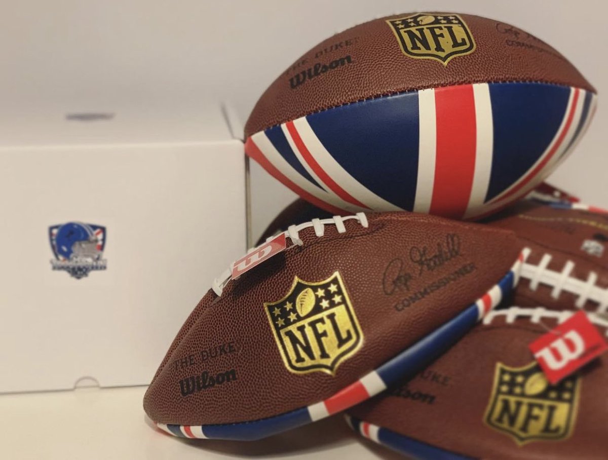 ❤️ COMMUNITY LOVE ❤️ We're giving away another box full of NFL merch to one lucky fan! The winner can select any team any size (including children's boxes 👧🏼) To enter, just: 🔁 Repost ➡️ Follow @MyTouchdownBox ⬇️ Drop your FAVE NFL PEOPLE in the comments - hosts,