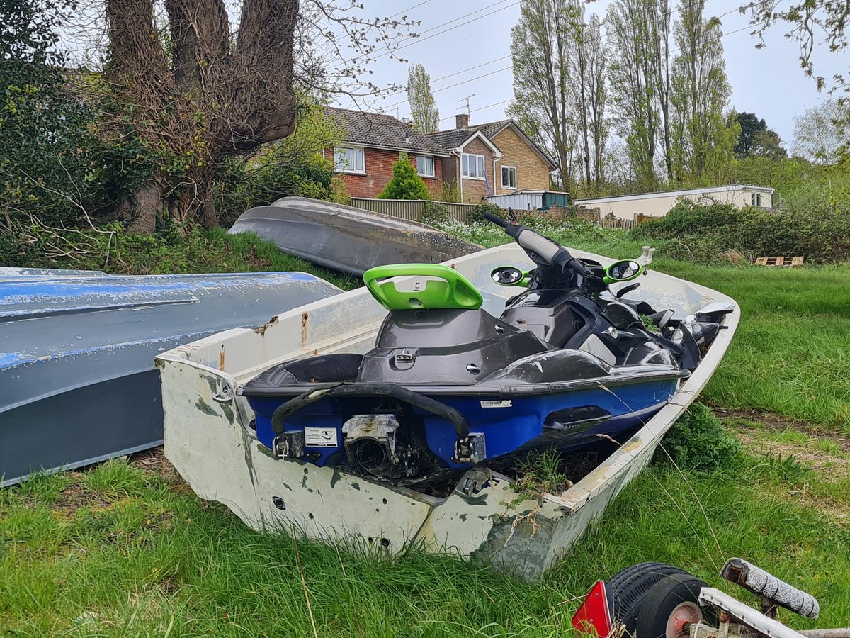 I'm not quite sure what series of events led to these outcomes in Poole Harbour, but they didn't end well...