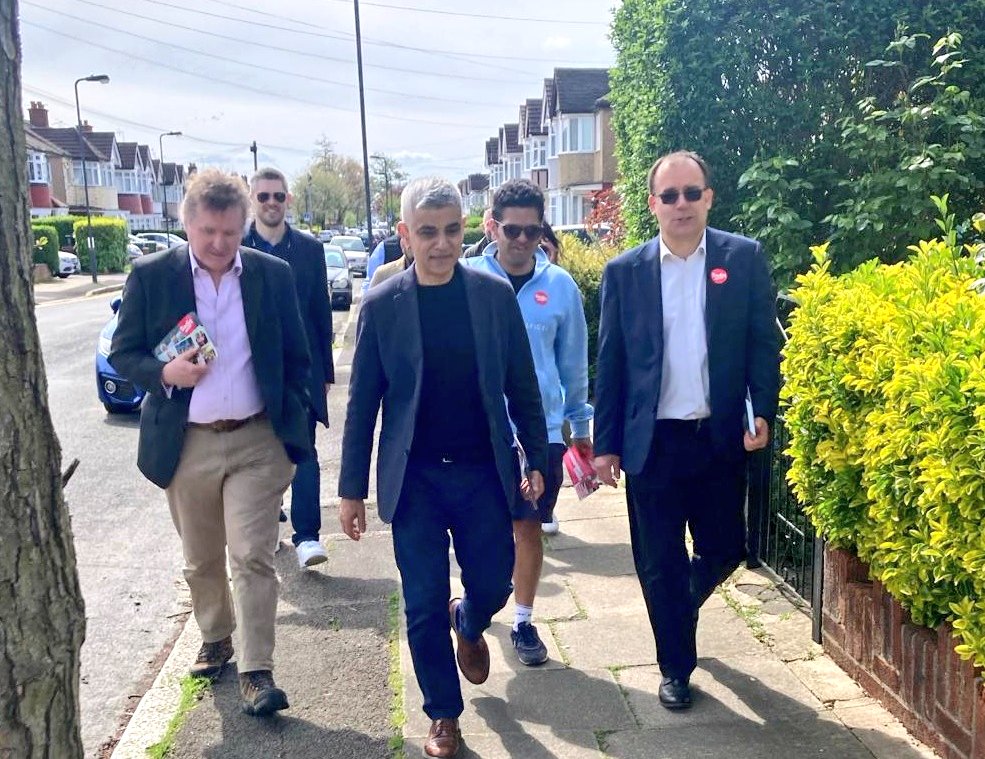 The message from the community in Harrow is clear: don't let the Tories do to the rest of London the awful things they have done here in Harrow. Good to spend a sunny afternoon speaking with local residents about the choice on 2 May. #LabourDoorstep #VoteLabour 🌹