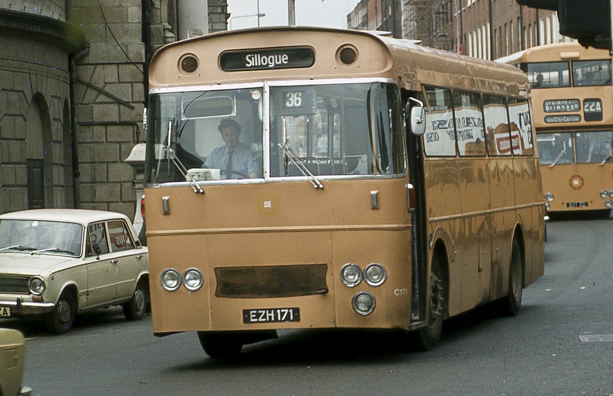 Cony Road based C171 (new to Galway in 1966) is seen on Parnell Square junction with Parnell Street in 1981 on a 36 service from Sillogue Road in Ballymun. #dublinbus @PhotosOfDublin @OldDublinTown #C171 #dublin1981