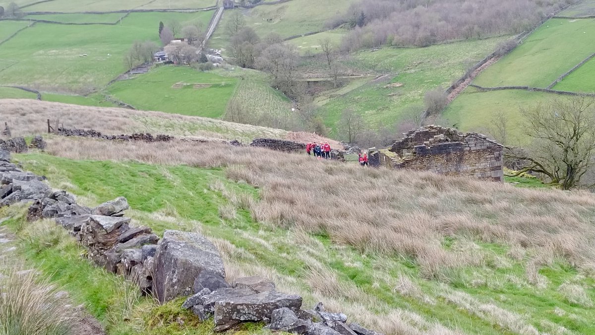 CalderValleySRT's tweet image. #CALLOUT
At 15:03 on Monday 8th April 2024, @CalderValleySRT received a request from Yorkshire Ambulance Service to assist with the extraction of a walker who had fallen near Lumb Falls, suffering an ankle injury.

To read more visit;
cvsrt.org.uk/incidents/1548…