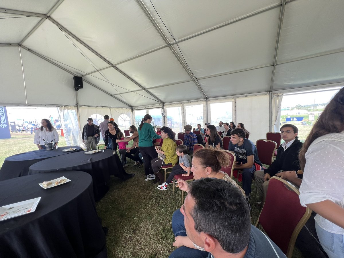 nchiesa's tweet photo. ¡Explorando nuevos sabores en ExpoMelilla!  Participando en la degustación de carne de conejo organizada por #Sudec. ¡Descubriendo las deliciosas cualidades de esta opción saludable y versátil! 🐰🍽️ @expomelilla @MGAPUruguay #Digegra https://t.co/0wtecKHtkl