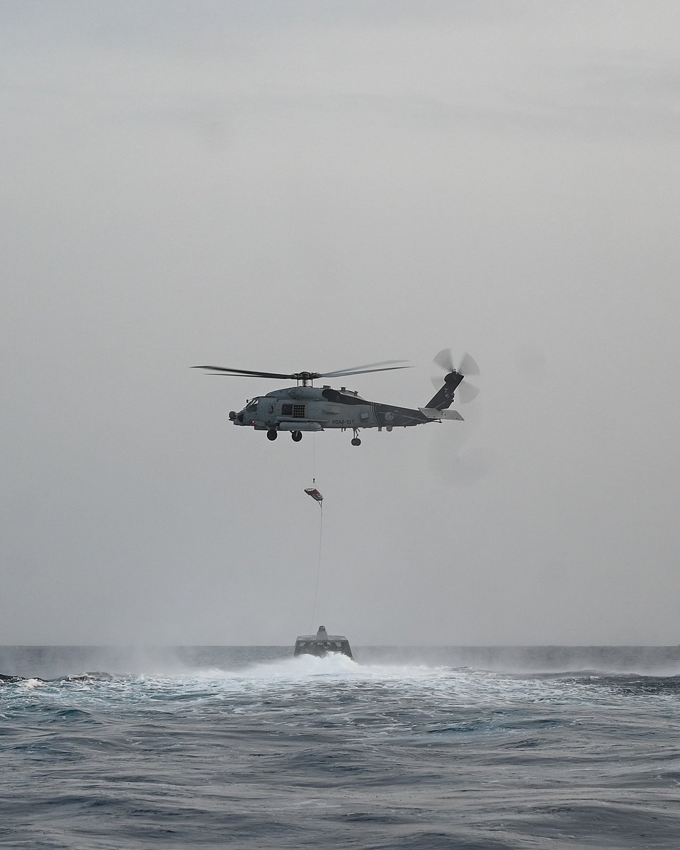 USNavyCNO tweet picture