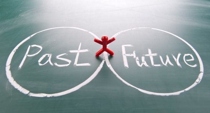 AKY_64's tweet photo. Se il futuro ci parla del passato!
Di #retrotopia si parla come ad indicare l'inversione dell'utopia, cioè immaginare una società migliore, collocata nel passato anziché nel futuro. Un rapporto CENSIS 2023 inserisce l'Italia in questa dimensione... ma va, dici sul serio, quanto? https://t.co/v5wpH2hHfk