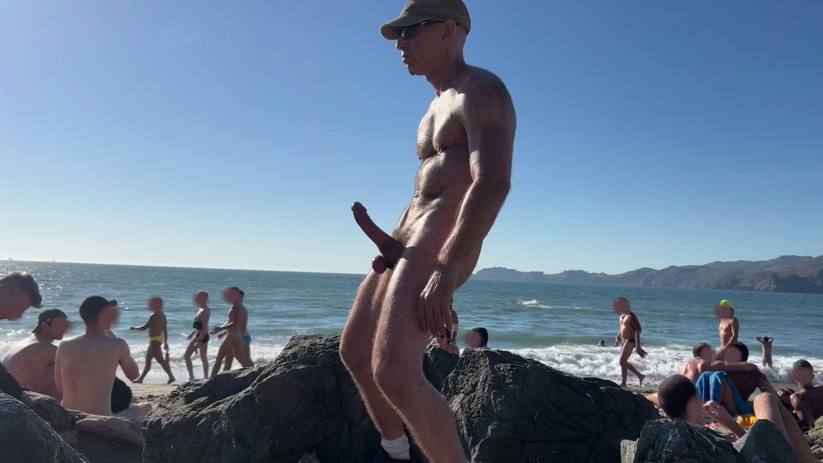 I'm gonna cum. Showing off my big dick in public before erupting.
#teamexhib #teambigdick #暴露 #野裸   
Vid at: justfor.fans/punkninexxx