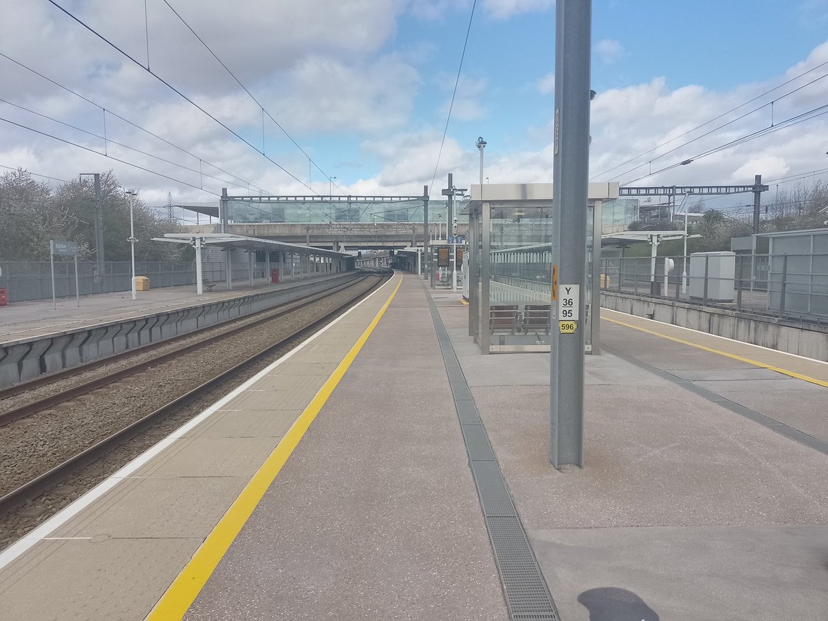 HBtrainfan375's tweet photo. Station 70/106:
Ebbsfleet International ✅

I really love this station. The entrance is one of the best in Kent and it truly has that modern feel. Before Thant Parkway it was Kent's newest station. The Only station in Kent that has all High Speed routes I believe. https://t.co/HC9btcaBUu
