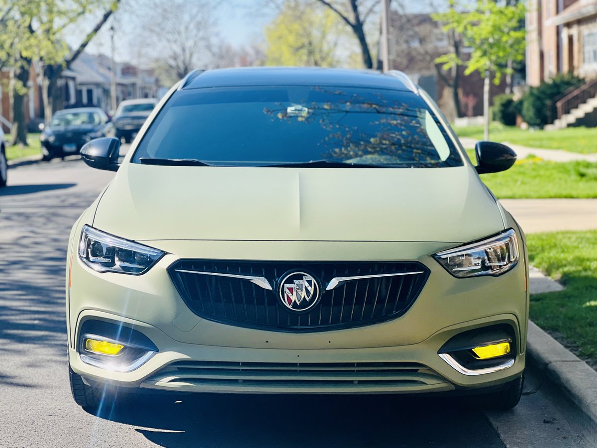 1KonArtis's tweet photo. Finished painting my car this weekend !!! Went with Tactical Green, I think it fits my wagon well.
#Halo
#BuickRegal #TourX #RegalTourX #Wagon#WagonMafia #BuickGang#LongLiveLongRoofs https://t.co/BW3RDgtszR