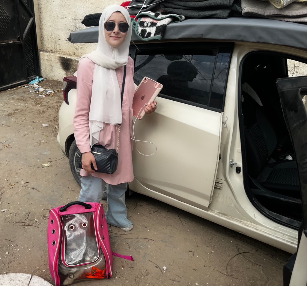 MahaGaza's tweet image. Off to a third shelter, leaving Rafah in southern Gaza and heading to the central area. My third displacement in 6 months