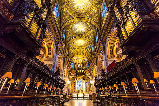 Heard of #ChoralEvensong at St Paul's Cathedral? This beautiful service isn't just about religious practice, it's a 45min moment of tranquility in the heart of London.
Imagine soaring sounds filling the magnificent cathedral as you reflect on the day. #StPaulsCathedral