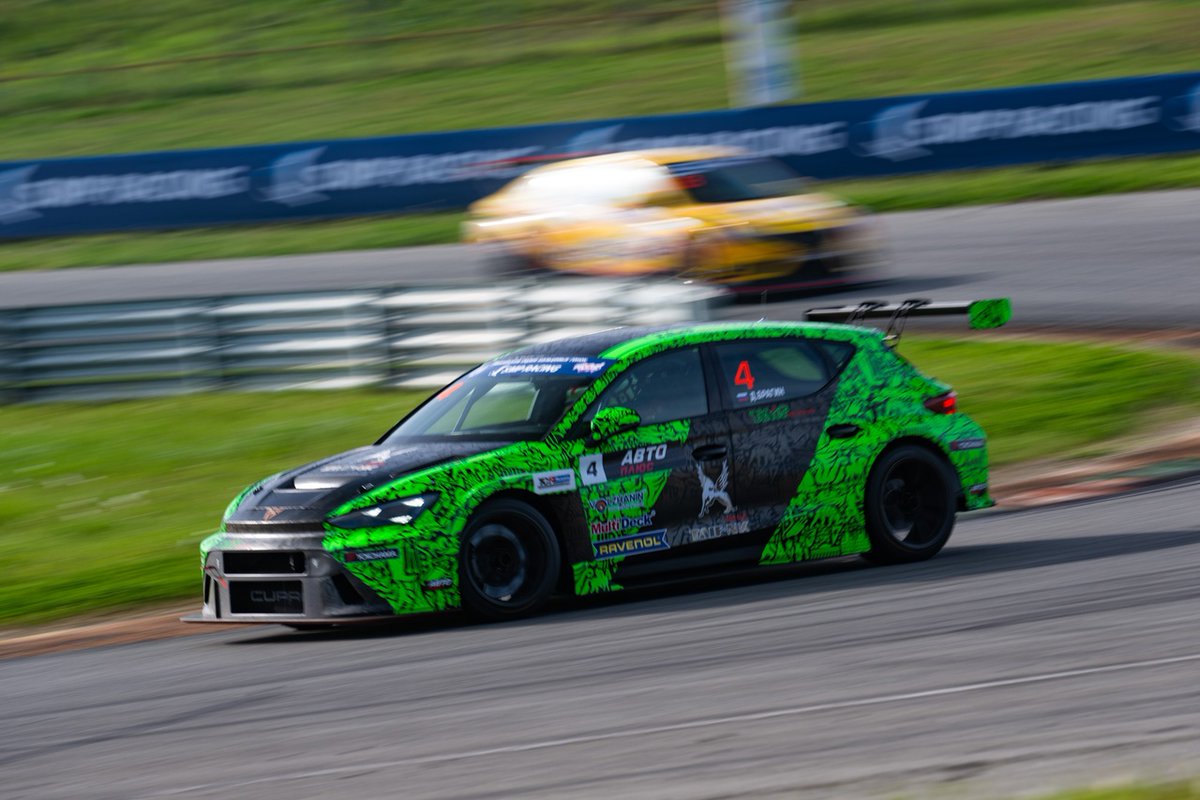 wrldtrng's tweet photo. @neilhudson The new-look CUPRA Leon VZ TCR in action in TCR Russia. https://t.co/AJ0e35XCW2