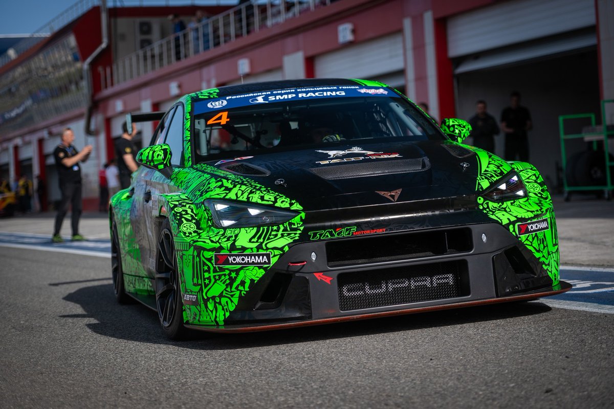 wrldtrng's tweet photo. @neilhudson The new-look CUPRA Leon VZ TCR in action in TCR Russia. https://t.co/AJ0e35XCW2