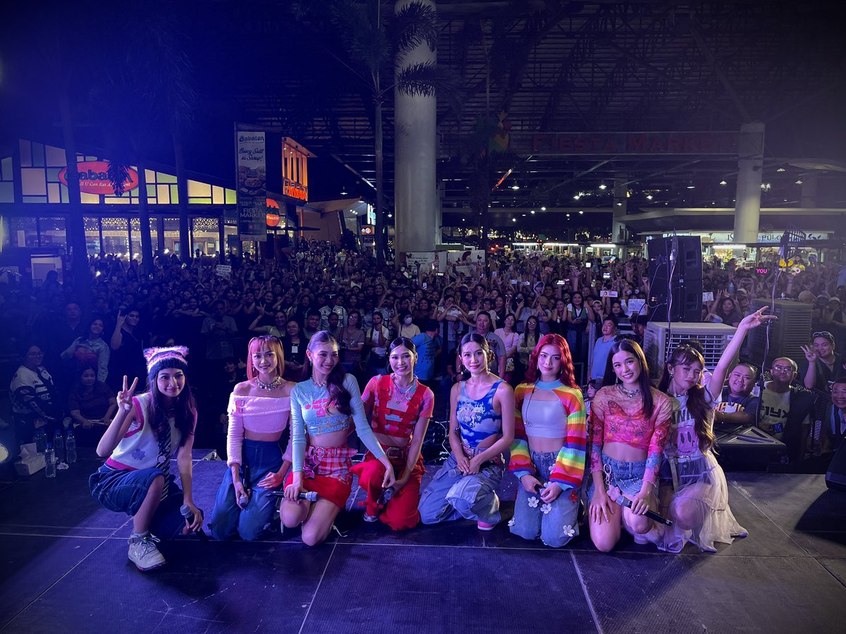 #BINI : Anong bloodline ng BINI? OA!! Kasing OA ng init ng tropical love na pinaramdam niyo sa #BINI_TalaarawanMallShow! THE ENERGY IS GIVING MGA BES!!!💯🎶🥹 Grateful for all who joined us in this Eyy-mazing experience! Eyy-ngat kayo pauwi! Eyy-love you all!!🤙🏻