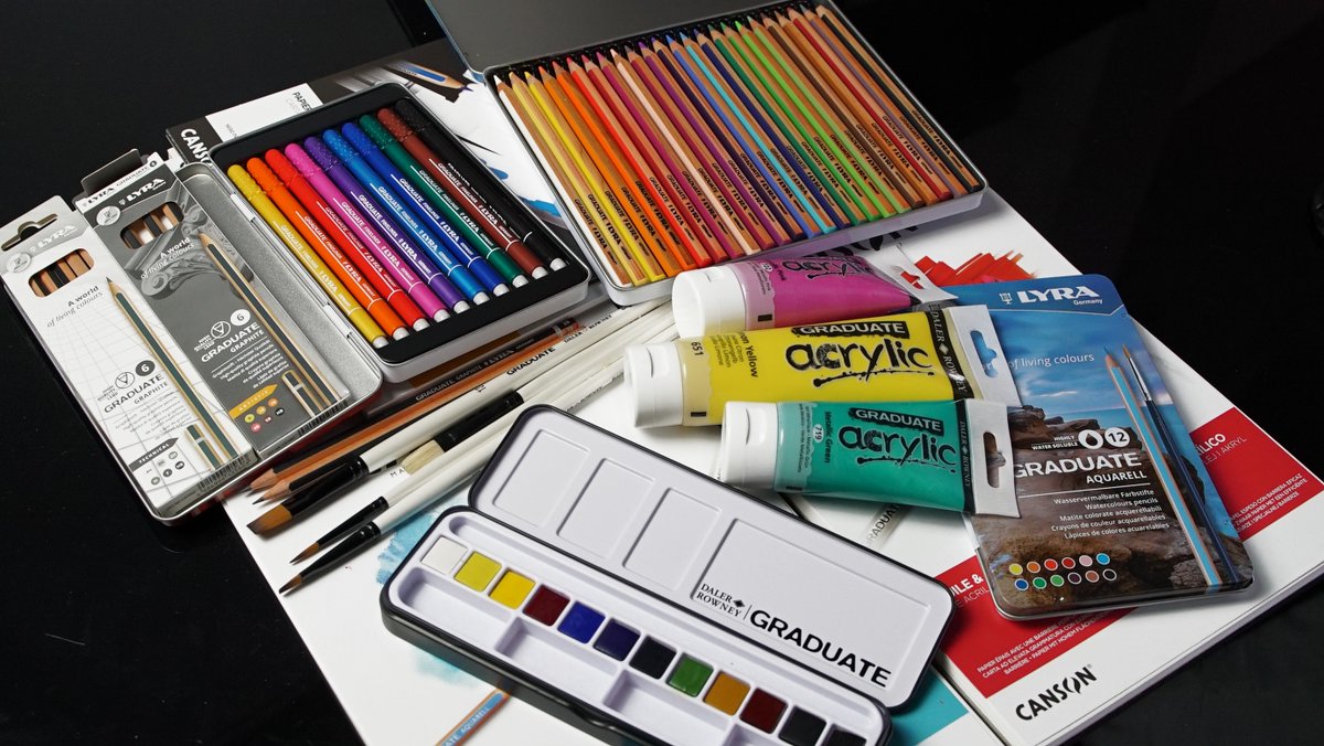 Designed for art students: The Graduate Collection by Daler-Rowney, Canson & Lyra The collection is specifically designed to meet the needs of beginner artists and students who want to practice and perfect their skills #DalerRowney #InspiringCreativity #ArtSupplies #ArtStudent