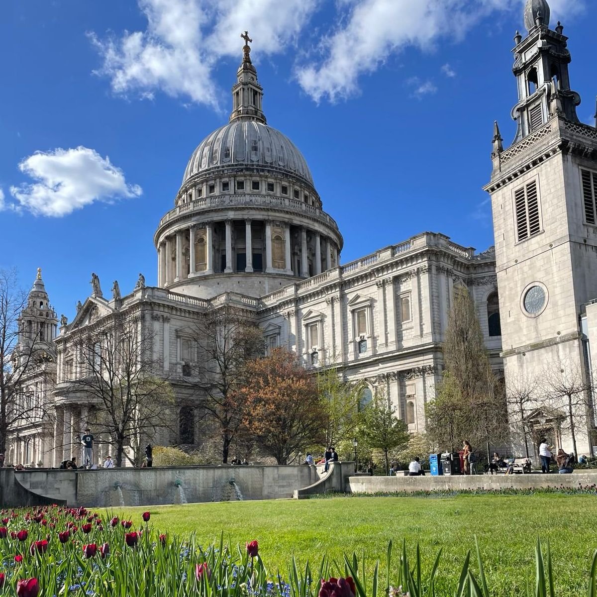 A group from our choir will be singing #ChoralEvensong at St Paul's Cathedral in London on Monday, May 20th!
This is a fantastic opportunity for us to sing in this historic and awe-inspiring setting.
Thanks to Jo Bond for a great spring photo!
#StPauls #StPaulsCathedral