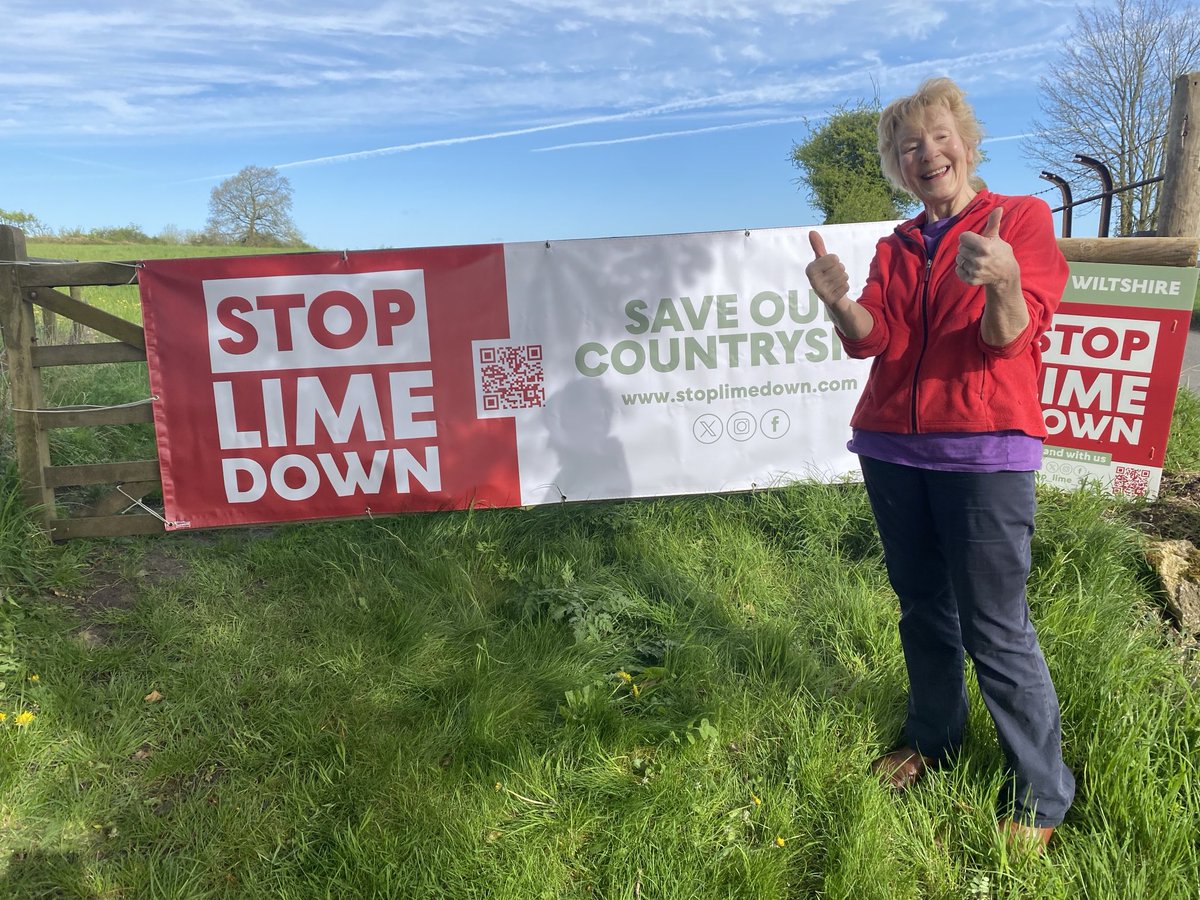 Early morning decoration of 5-bar gate at entrance to drive. Stop greedy, grasping landowners destroying England’s green & pleasant land. #rooftopsnotgreenfields stoplimedown.com @clarecouthino @stop_lime_down
