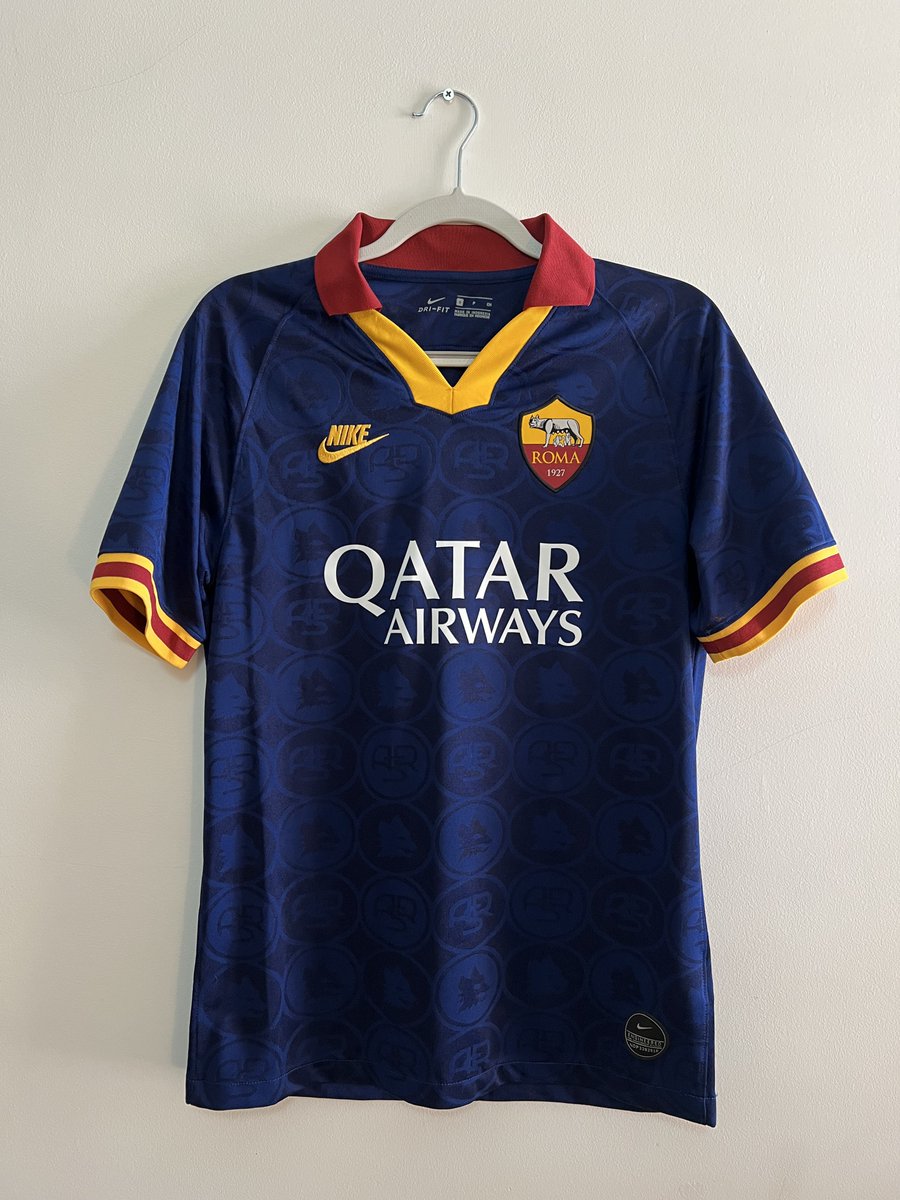 AS Roma 2019/20 third, one of the very best modern shirts. A brilliant throwback from Nike in their penultimate season making Roma’s shirts.