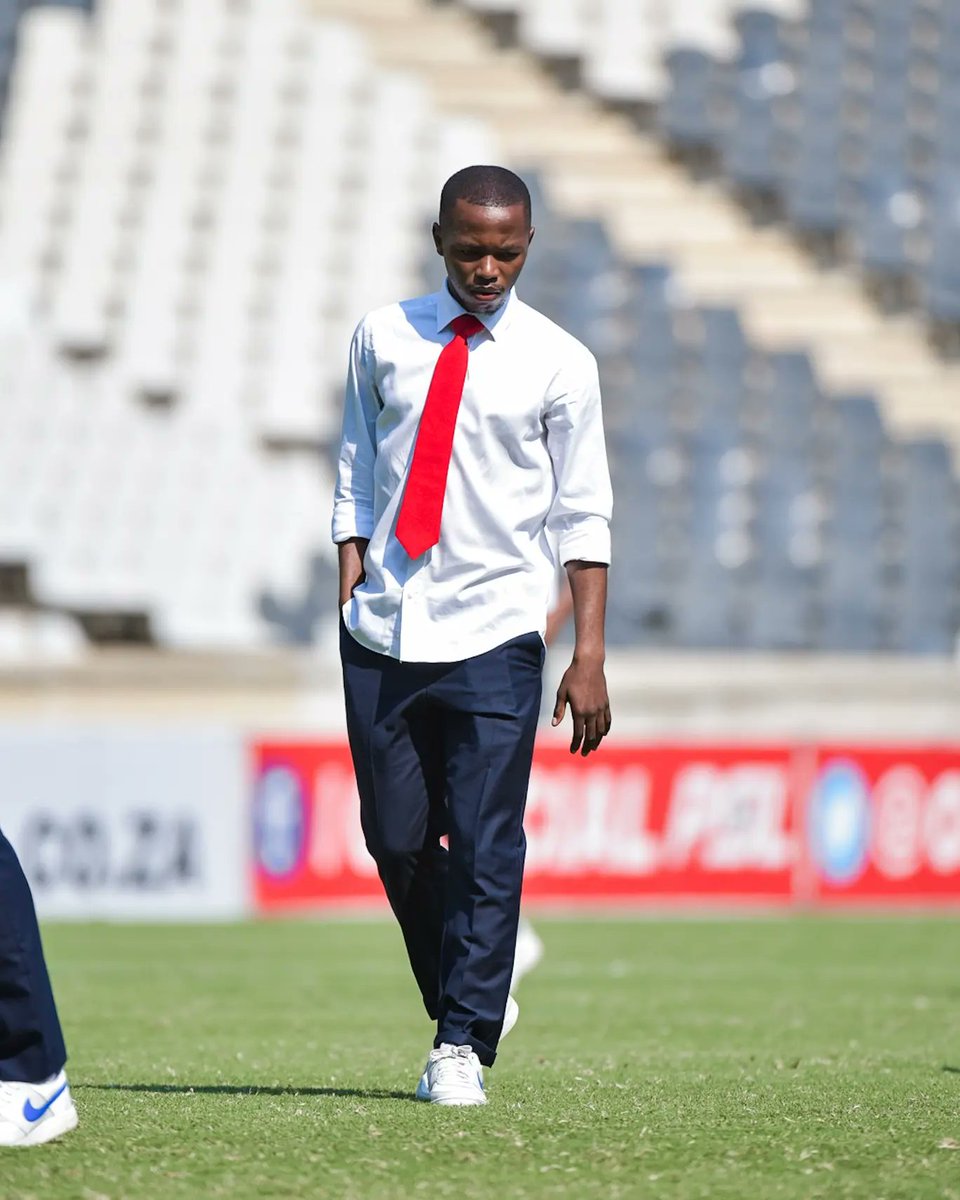 Stepping into Mbombela grounds, pitch inspection is complete. 🚀 @aQuelle @aQuelleViV #Siyadumuza #TheRockets #TSG