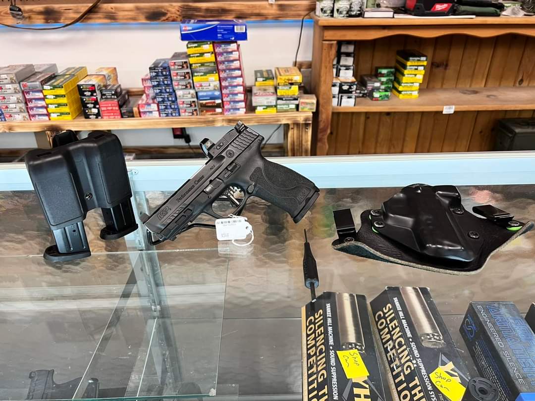 Smith and Wesson
Performance center
Ported barrel
Vortex Red Dot
Upgraded Apex trigger
Comes with 3 magazines 
Double Magazine pouch
IWB holster
9x19