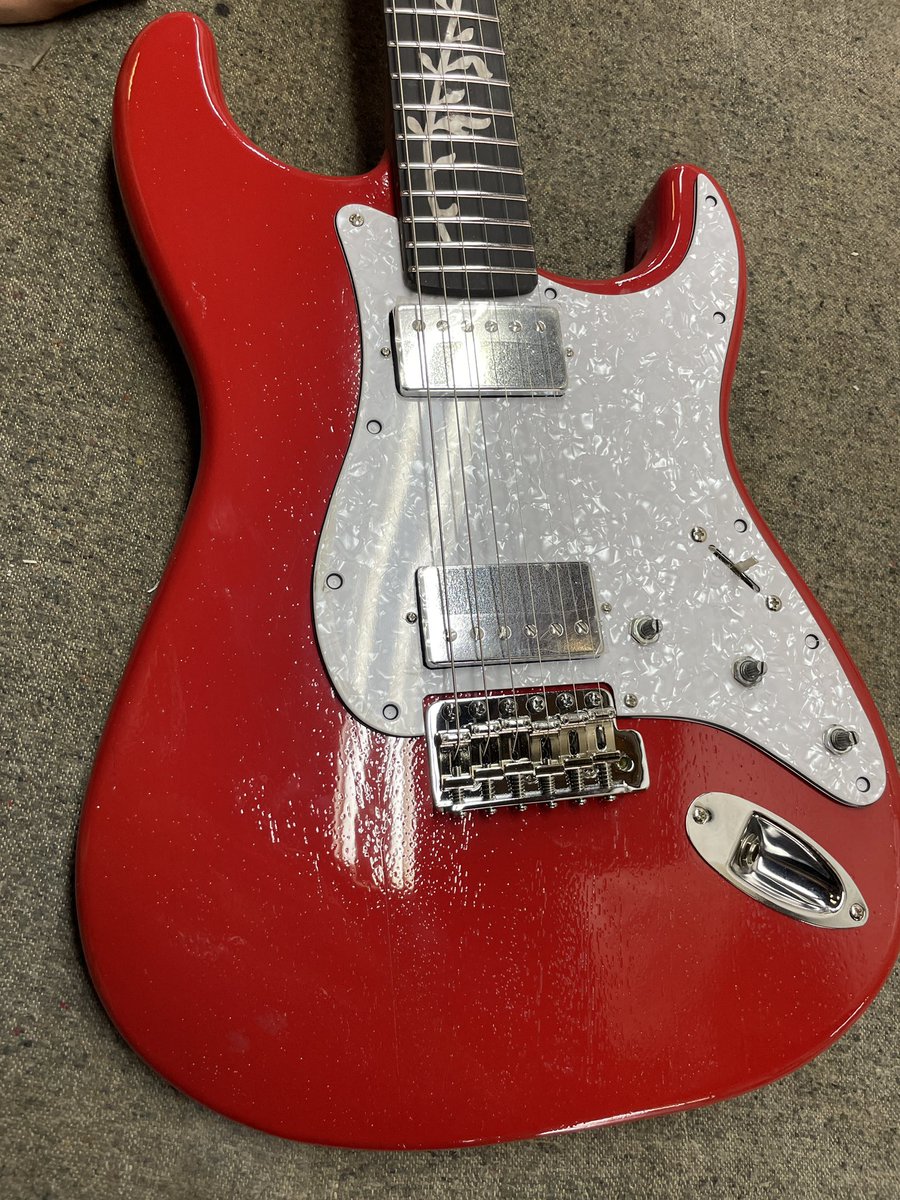 guitarfactory_'s tweet photo. アルダー、マホガニー、アッシュ🎸
皆さんはどれを選びますか?🧐
#guitar #electricguitar #bass #ギター #エレキギター #エレキ #ベース #guitarfactory #guitarshop #gfc #futra #originalguitar #オリジナルギター #ギターファクトリー #guitars #customguitar #カスタムギター #orderguitar #fst400vs #下地塗装無し #マホとアッシュは吹きっぱなし