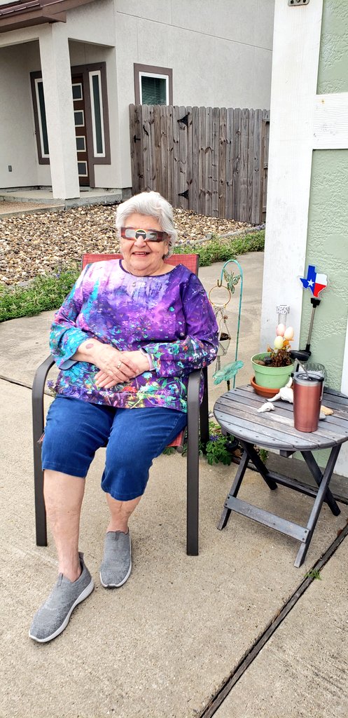 DollyCol22's tweet photo. Since I haven't posted Momma in awhile here's our #CCHooks opening⚾️day game we went to&her watching the #Eclipse Trying to get her adjusted to 1kidney has had some challenges but we are staying on top of them!! So call your Mom or Dad if you're #blessed like me&still can🙏❤🙏 https://t.co/i2Z9qlzwZa