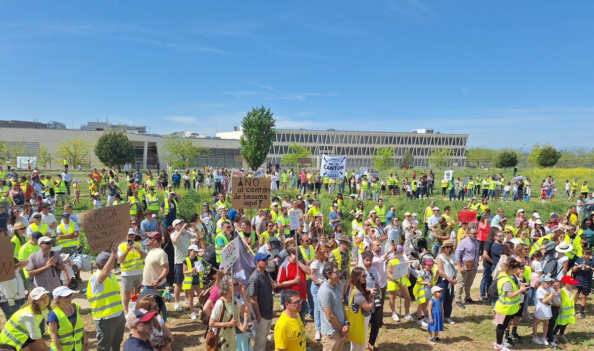 Asociación Vecinal Montecarmelo tweet media
