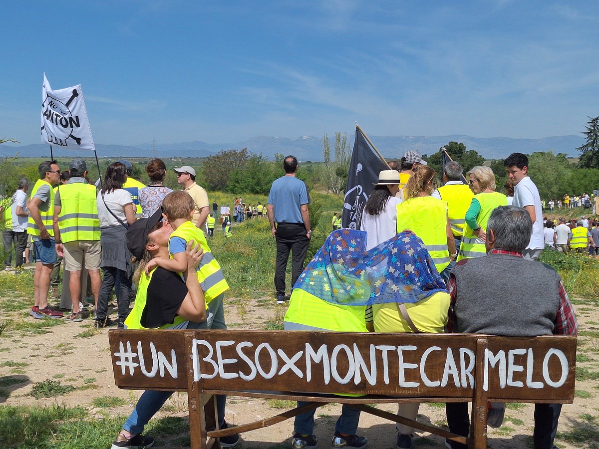 Asociación Vecinal Montecarmelo tweet media