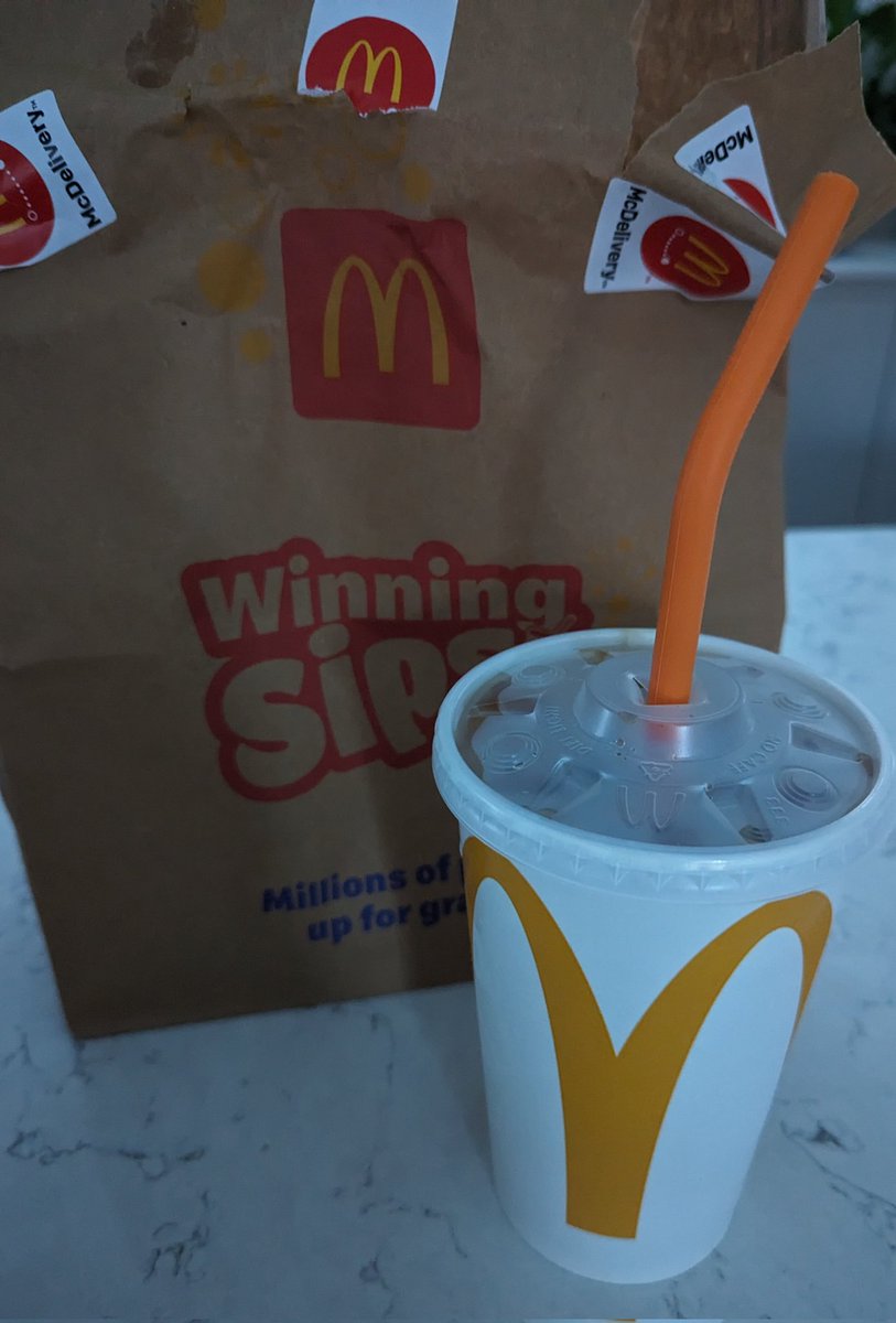Rip79's tweet photo. Aren't we supposed to get promotional #winningsips cups with @McDonaldsUK meals? Farce. https://t.co/kgXYHoq9tR