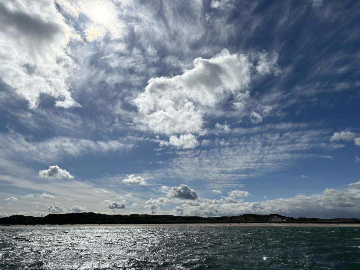 Beadnell Bay in Northumbria is truly gorgeous ❤️ Northumbria feels like my favourite place in England…..after Mancunia of course ❤️