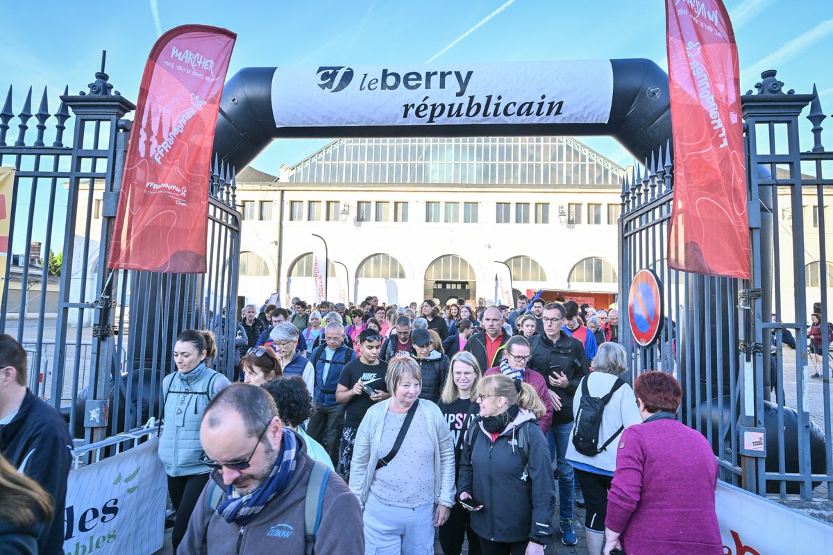 Plus de 1.600 marcheurs, ce dimanche matin, sur les Balades remarquables du Berry républicain. Revivez l'événement en images leberry.fr/bourges-18000/…