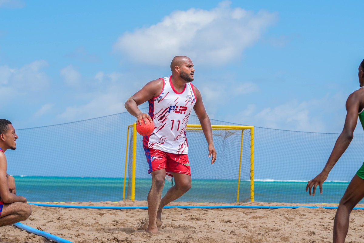 beachhandballpr's tweet photo. Hoy a las 12:00 am en el Balneario de Carolina #EquipoPUR de #BalonmanoPlaya por el Oro vs 🇺🇸. #beachhandball #balonmanoplayapur @recreaydeportes @CTPuertoRico @ComiteOlimpico @ihfhandball https://t.co/Ld07qAFwG9