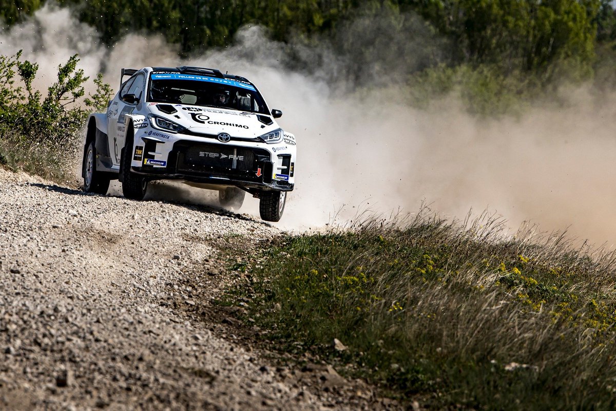 RALLY HUNGRIA: MIKKO HEIKKILA LIDER TRAS LA PRIMERA ETAPA facebook.com/motorysport/po…