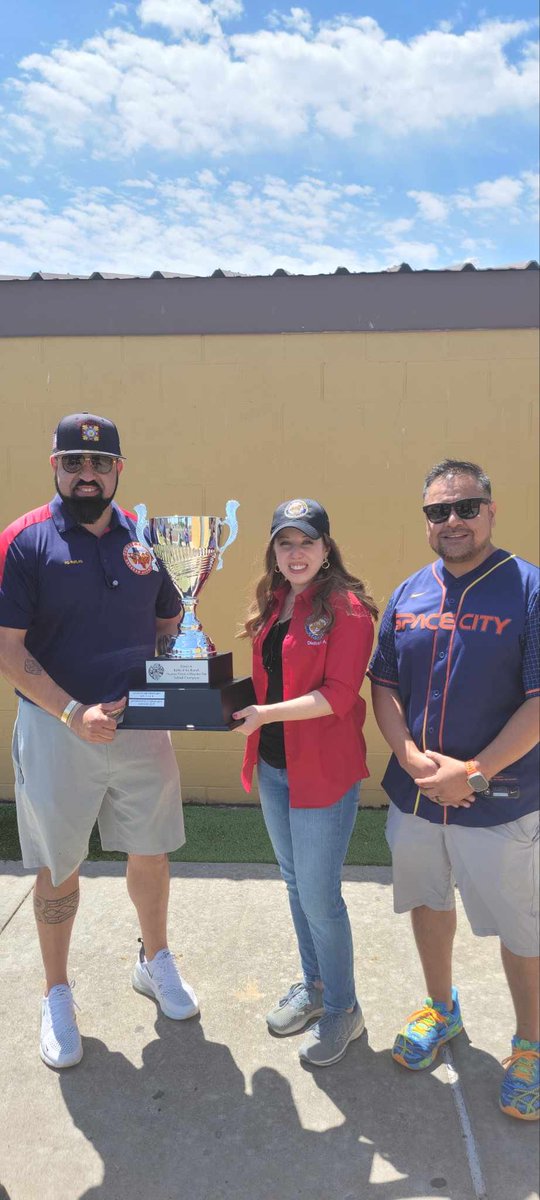 VFW8790's tweet photo. Post 8790 presenting Colors at the HPD vs HFD Battle of the Branches at Spring Spirit! 👮⚾️👨‍🚒 https://t.co/diS07x36D6