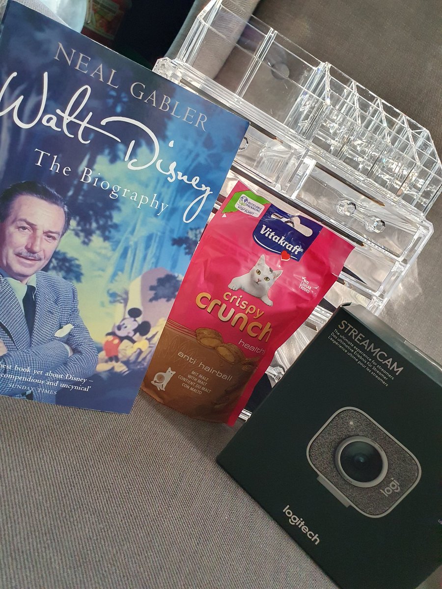 Some <a href="/official_throne/">Throne</a> gifts that have been arriving these past few days! 

Thanks so much guys 🥺👉👈
<a href="/AurinGaming/">AurinGaming ➡️ mostly moved to Bluesky</a> @chaos_archerr and Xanno 💖