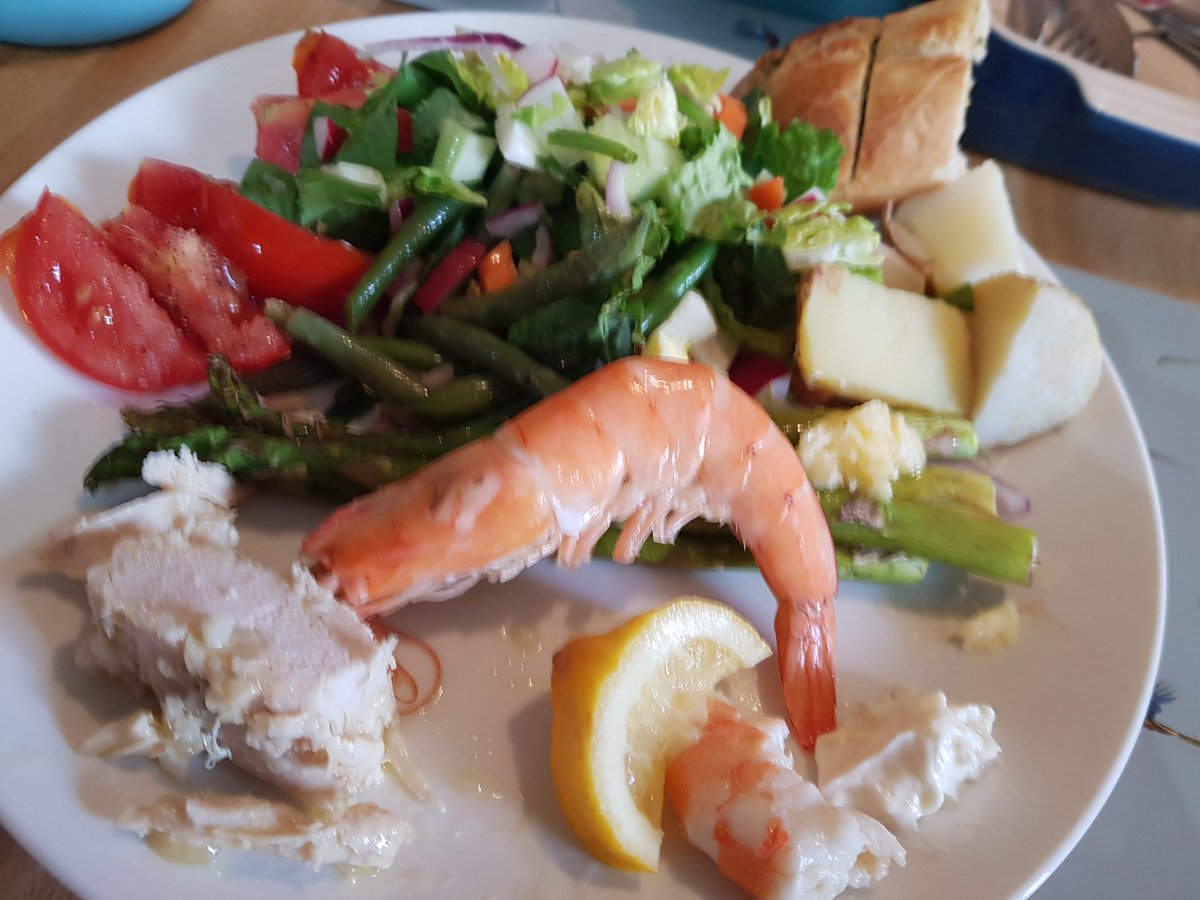 karultd's tweet photo. We recommend @Premierseafoods to some friends, so they went fishing yesterday. Brought us a lovely catch back. Lunch today. https://t.co/hpWXtWzHki