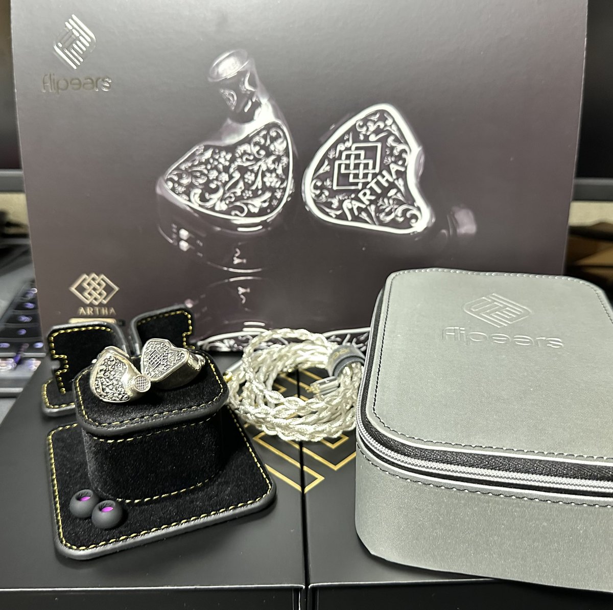 soda9328's tweet image. 予定外のMNG...
Flipears ARTHA Argentum

本日お会いした方々に試聴させて頂いた結果、10分後手元にありました😇