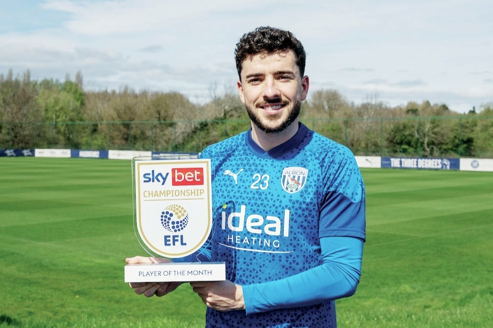 Mikey Johnston, Joe Taylor and Paul Mullin are celebrating landing the Sky Bet EFL Player of the Month awards for March, @johnlyons426 reports👇👇👇 theleaguepaper.com/features/efl-m…