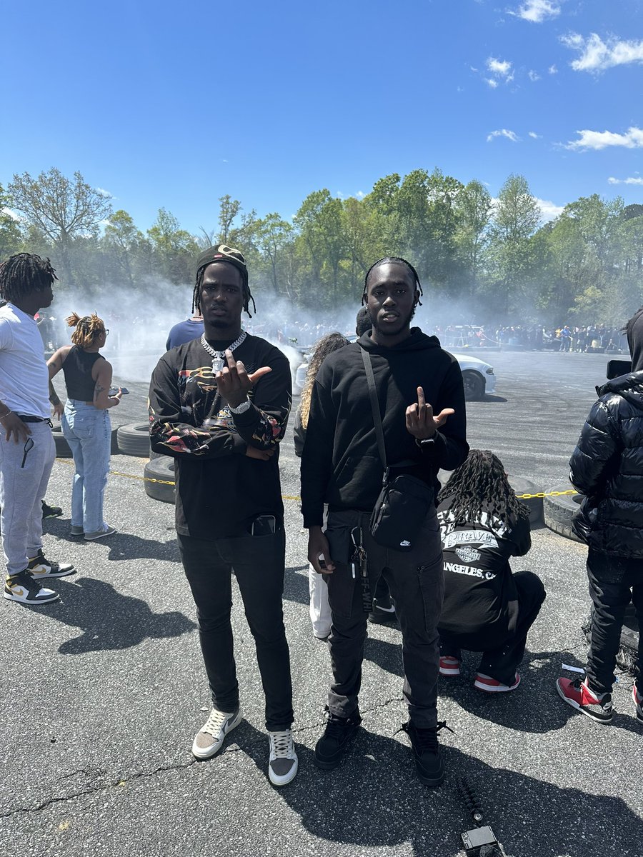 ayeBOB_'s tweet photo. W day yesterday meet a lot of cool ass niggas my time will come 💯 https://t.co/DztTt9ehw1