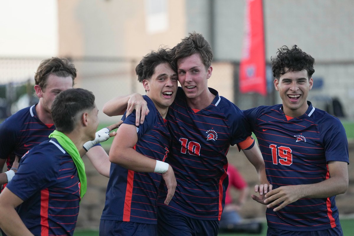 🏆 𝐒𝐓𝐀𝐓𝐄 𝐂𝐇𝐀𝐌𝐏𝐒 🏆 ⚽️ Prevailing in the clutch moments, Seven Lakes (@SLsoccer) won its second consecutive Class 6A state championship Saturday with a 2-1 overtime victory against Flower Mound. ⚽️ READ: houstonchronicle.com/texas-sports-n… ✍️ : @densilva02 | #txhssoccer