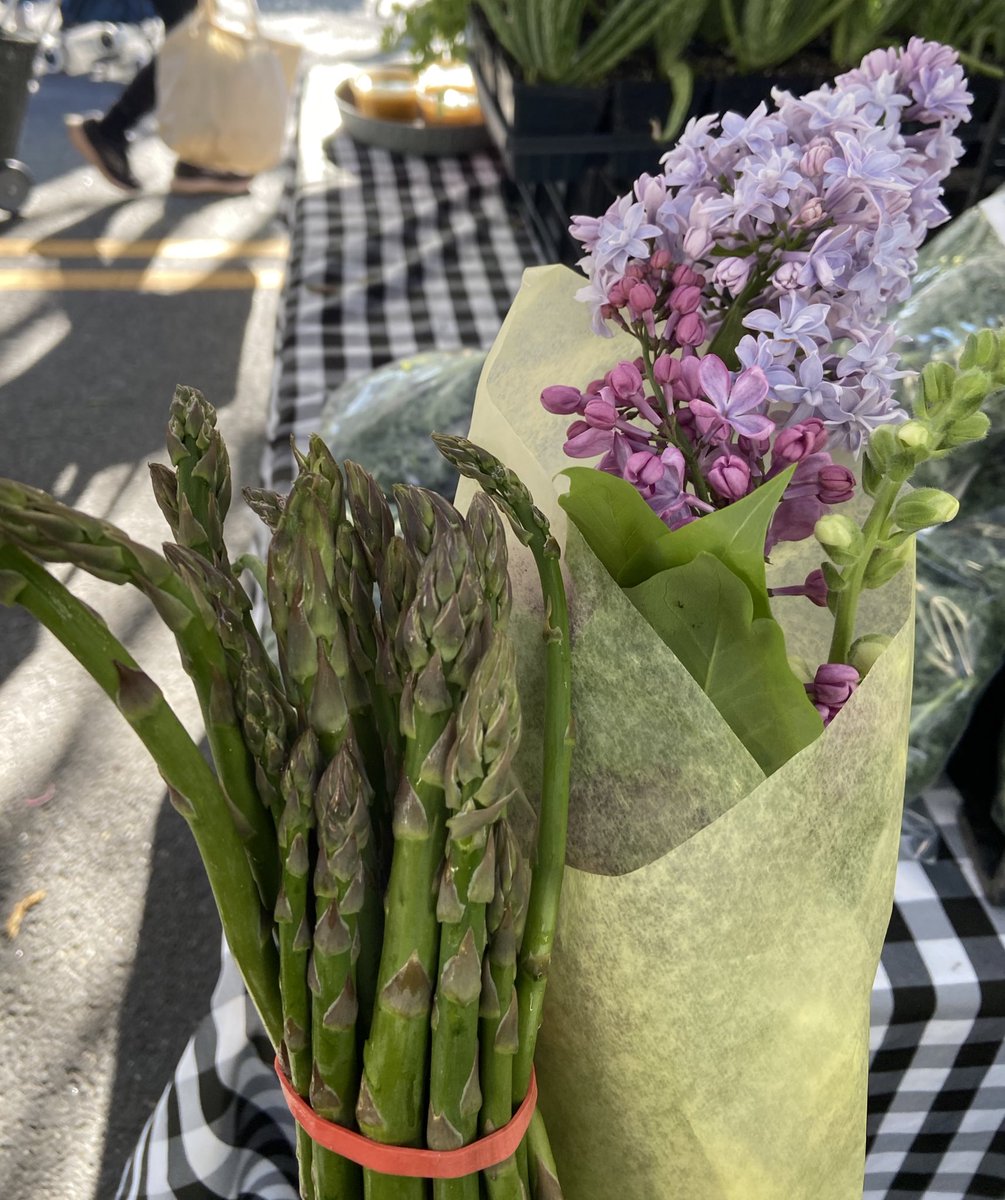 Asparagus & lilacs at @FRESHFARMDC Spring is here!!!