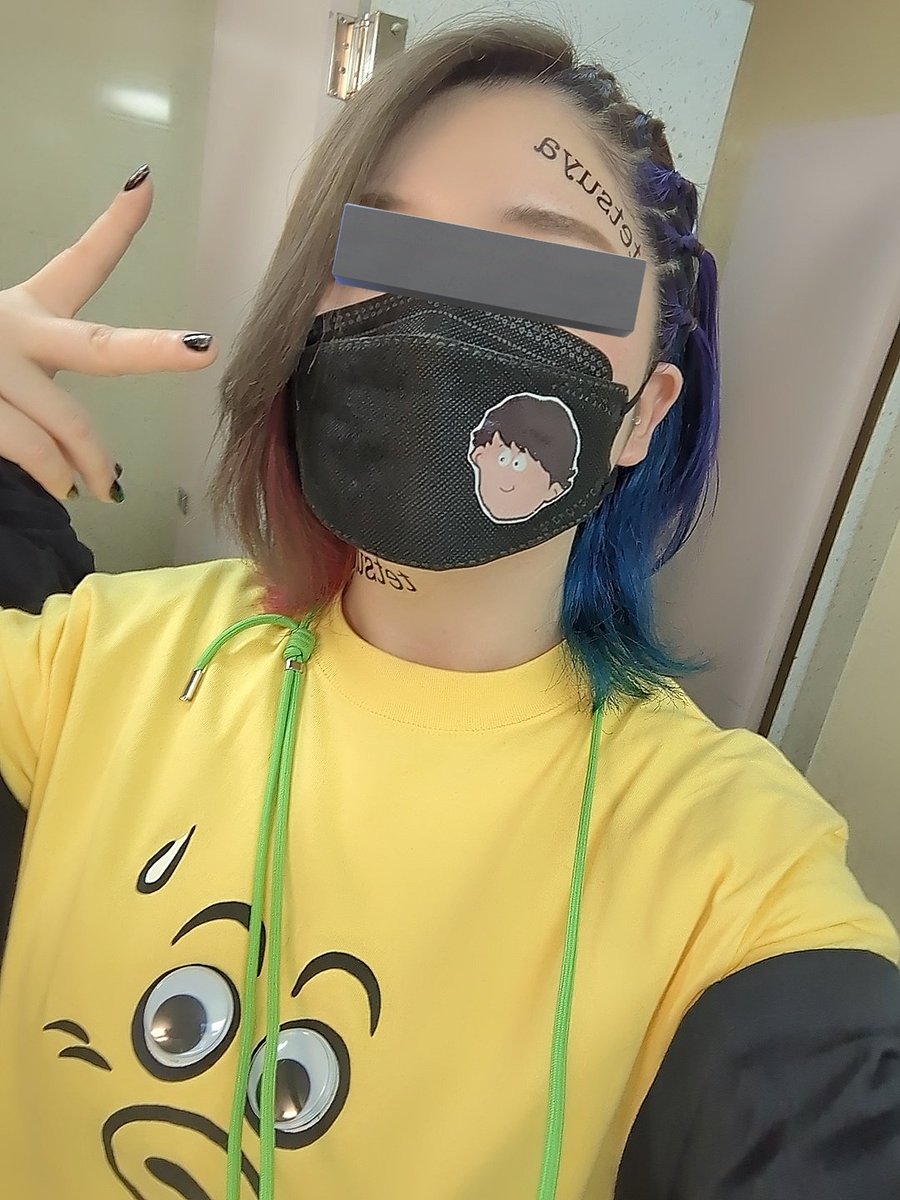 まかろに tweet media