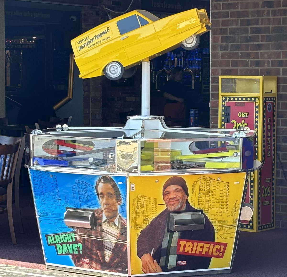 Typical..! A day at the seaside and you can’t get away from @BeingBoycie @SueHolderness and the rest of the Only Fools and Horses crew! Penny drop, anyone? #eastend #ofah #onlyfoolsandhorses #seaside