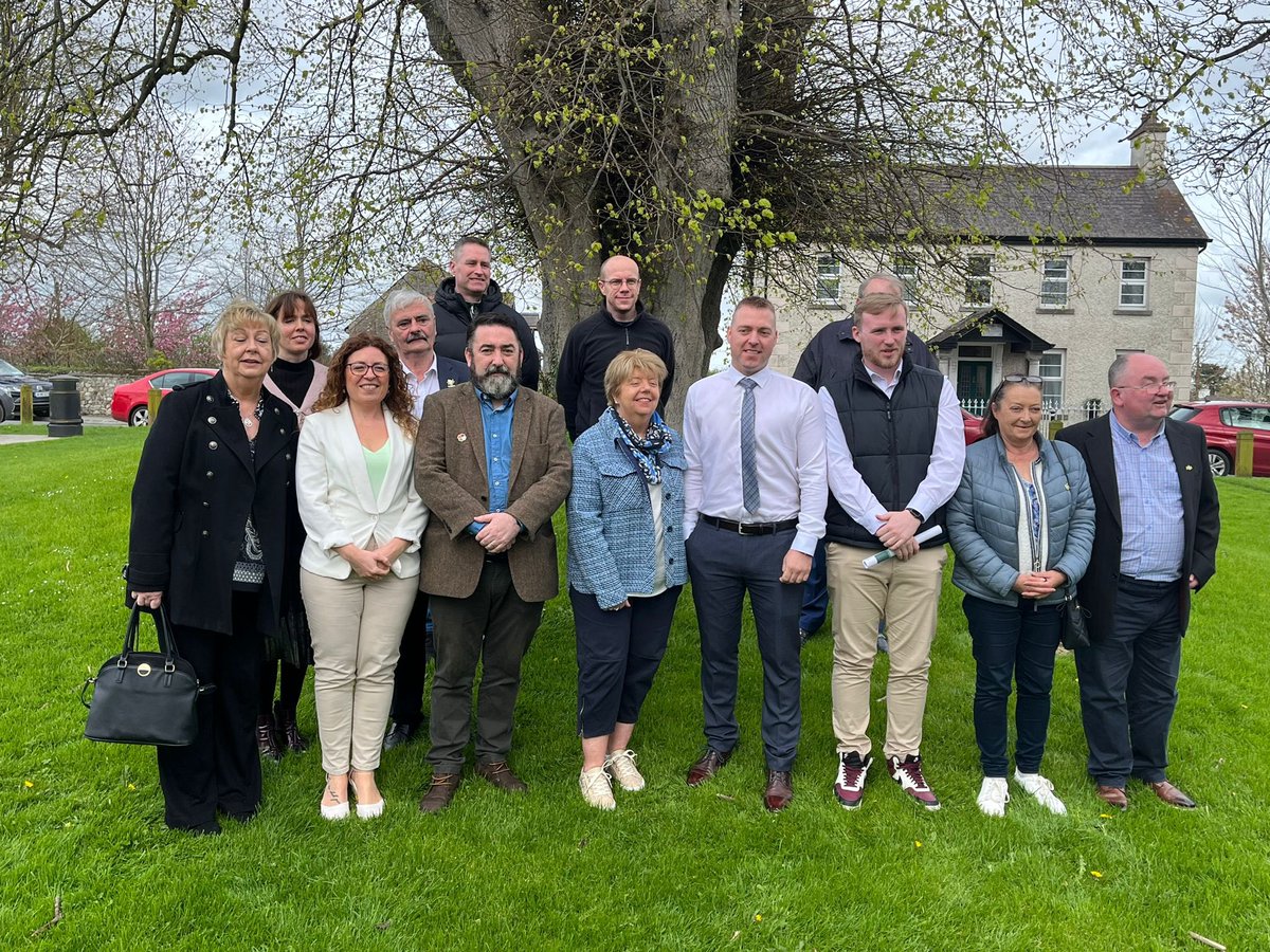 A great Meath Sinn Féin team in #Duleek this morning as we continue our preparation for the Local & European elections on 7th June.

#ChangeStartsHere