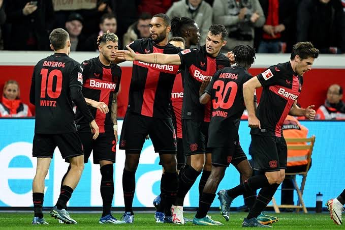 Önümüzdeki sezon Şampiyonlar Ligi gruplarında oynamayı garantileyen takımlar: 🇩🇪 Bayer Leverkusen 🇮🇹 Inter 🇳🇱 PSV Eindhoven