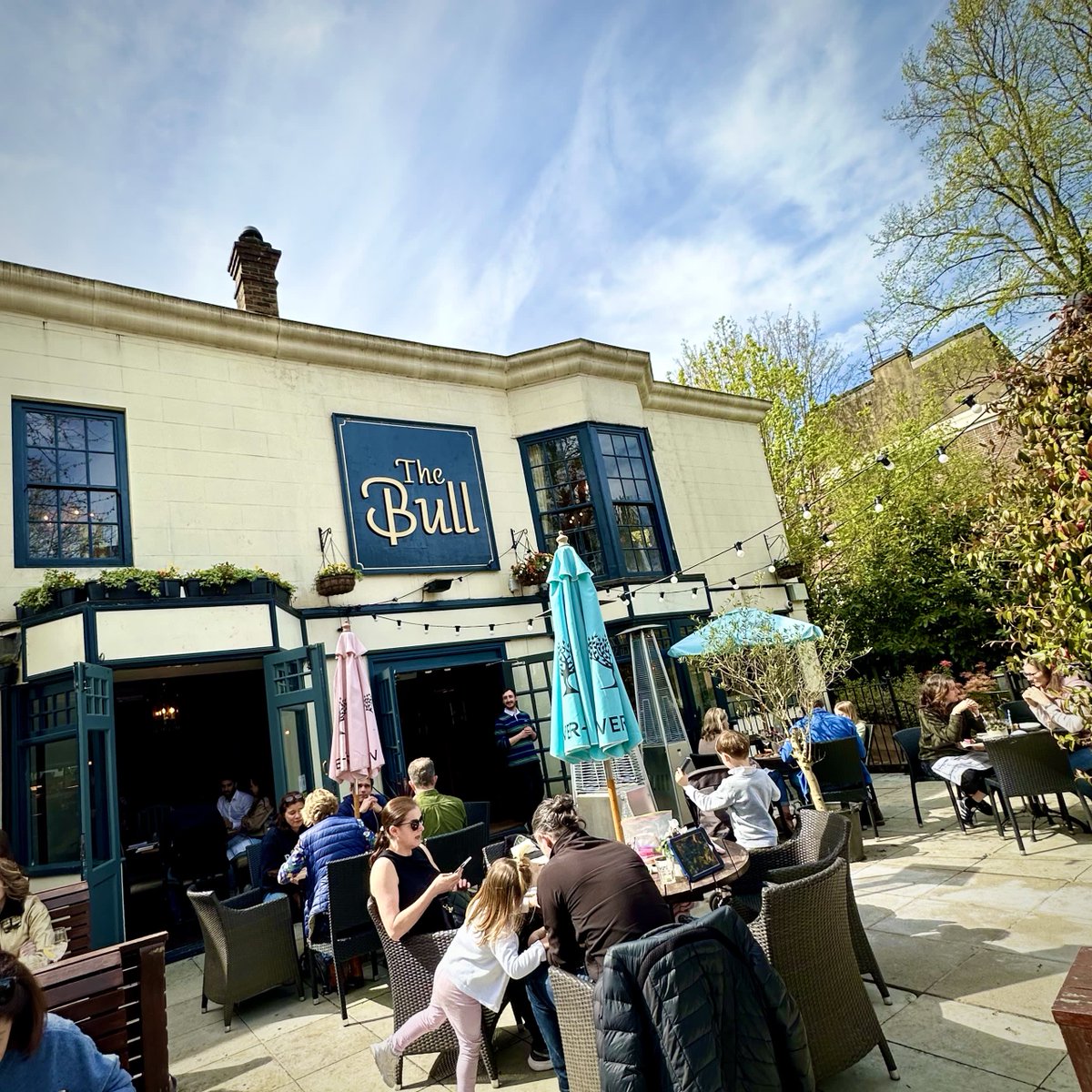 BullHighgate's tweet photo. ☀️ Bask in the warmth of the sun while savoring a cold pint at our cozy pub garden! Join us today for some laid-back vibes, refreshing drinks, and great food. 🍻 #SunnyPub #CheersToSunshine #Sunday #N6 #Highgate #Roast https://t.co/wCoEhbboMN
