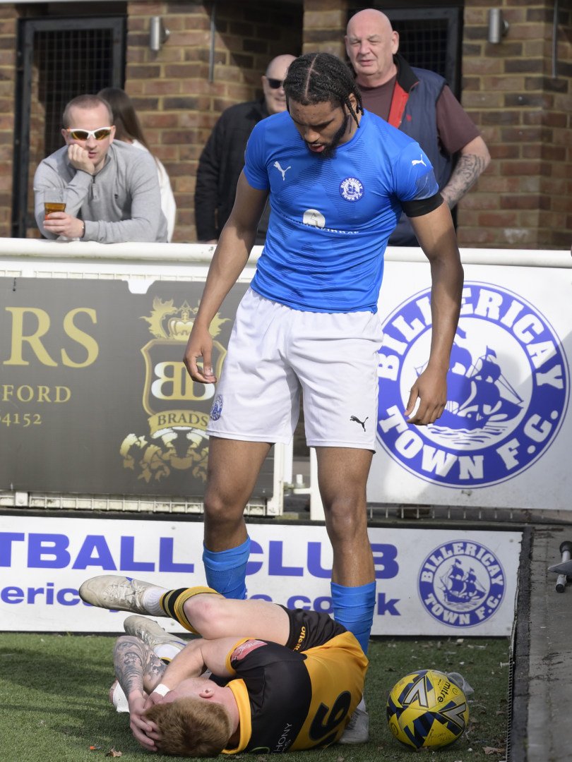It was an afternoon full of incident at New Lodge as Billericay Town beat @Cheshunt 2-1 yesterday. Cheshunt's Keeper Nabbad had already clashed with @Moses_E9 (see photos) before pulling the player down moments later, which earned him a straight red card. Substitute Keeper…