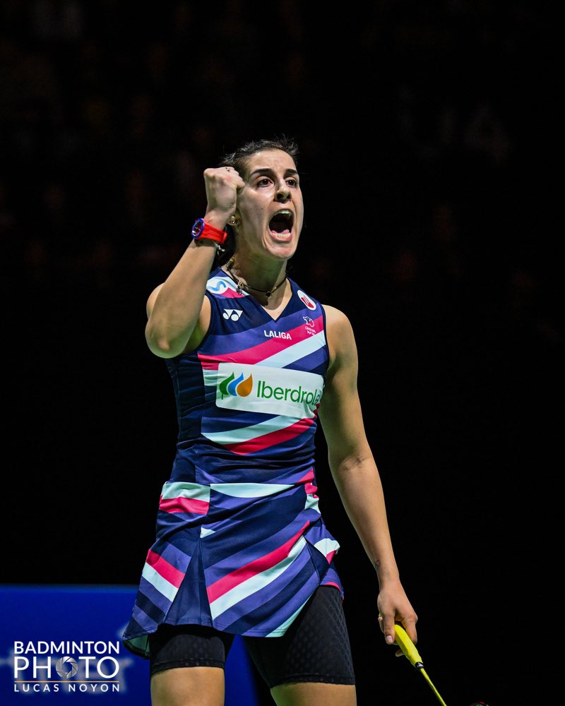 ❤️ ¡NO DIGA CAROLINA, DIGA CAMPEONA!

🏆 @CarolinaMarin alza su séptimo cetro europeo tras superar Gilmour (21-11 y 21-18) en la final del #EC24.

👏 ¡ENOOOOOOORME!

🏸 @BadmintonESP