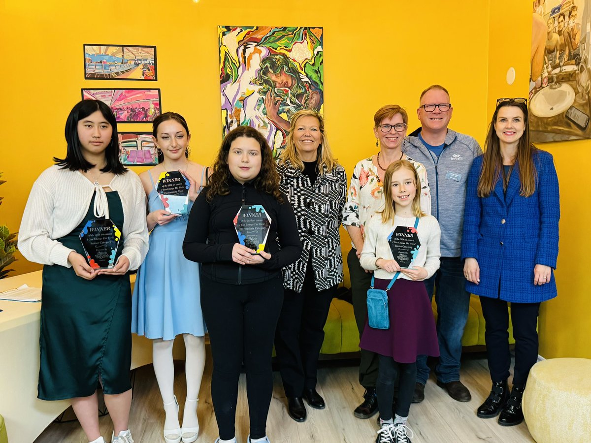 Andrea_Khanjin's tweet photo. I was very pleased to visit “I Can Change The World” art exhibit by the young art students of @Colour_Inspired, dedicated to recycling solutions for keeping our world litter-free.
Thank you to #ColourInspired team and students for contributing your talents to our region’s future! https://t.co/f6Z1HFNQYa