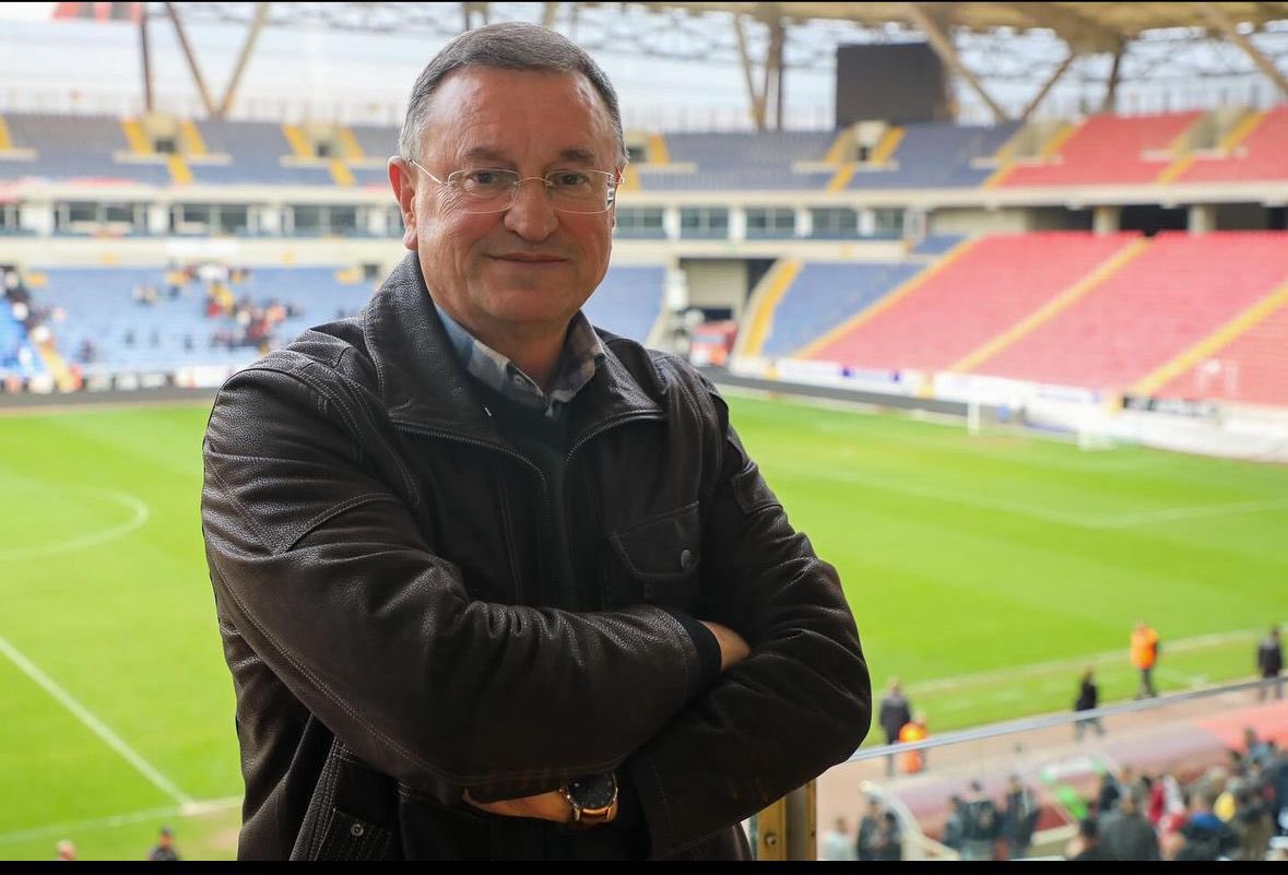 Onbeş yıldır emek verdiğimiz, üçüncü lige düşerken elinden tutup Süper Lige çıkarttığımız ve 4 yıldır Süper Lig’de tuttuğumuz Canımız ciğerimiz takımımız @Hatayspor_FK ‘a, İstanbulspor karşısında başarılar dilerim. #lütfüsavaş #hatay #hatayspor #tff