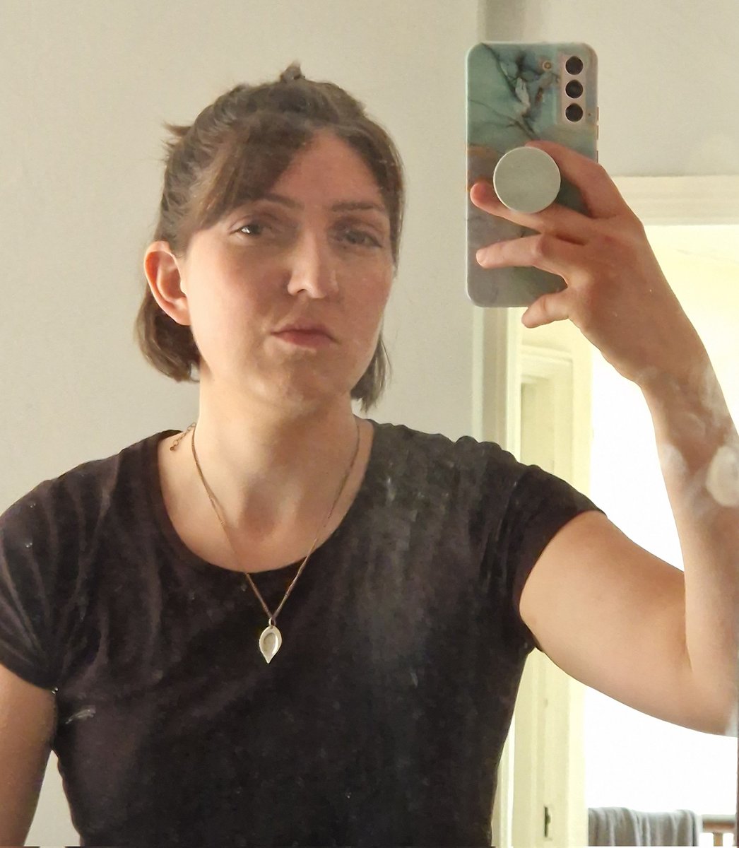sarah_mdillon's tweet photo. Getting serious #lanawashington vibes from my look today. @Vicky_McClure need a new female partner for #triggerpoint series 3?! I'm combat trained 😉 https://t.co/KJnQbHbPDn